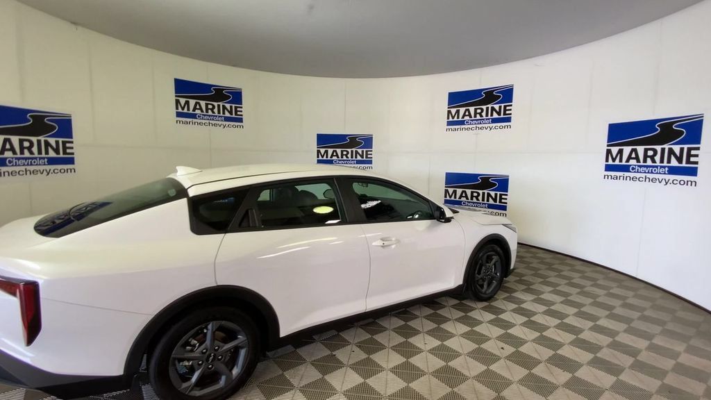 Used 2025 Kia K4 FWD image 2