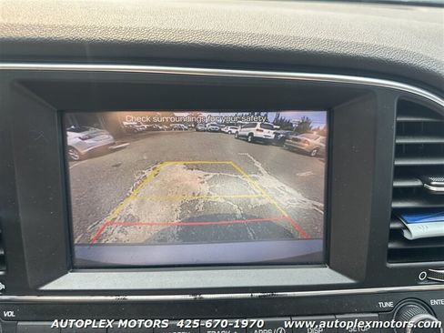 Used 2017 Hyundai Elantra SE FWD image 25