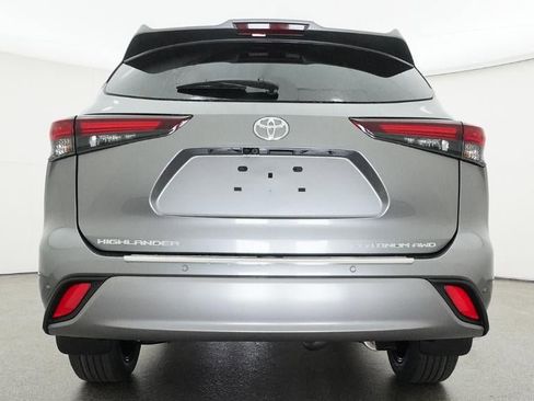 New 2026 Toyota Highlander Platinum AWD/4WD image 23