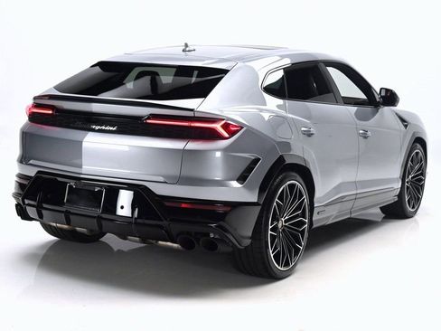 Used 2025 Lamborghini Urus SE image 4