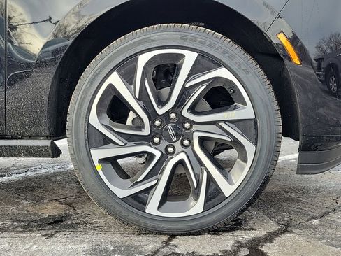 New 2026 Lincoln Navigator L Black Label image 9