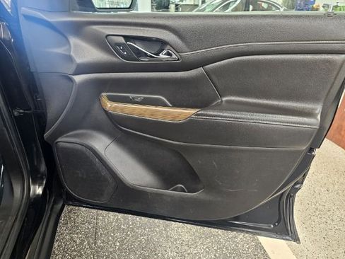 Used 2022 GMC Acadia SLE w/ Driver Convenience Package image 27