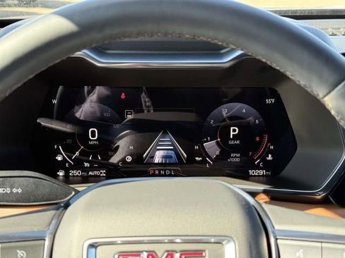 Used 2025 GMC Canyon AT4 w/ Technology Plus Package image 17