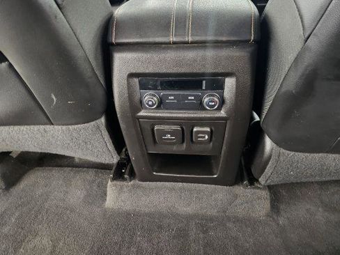 Used 2019 Chevrolet Traverse RS image 37