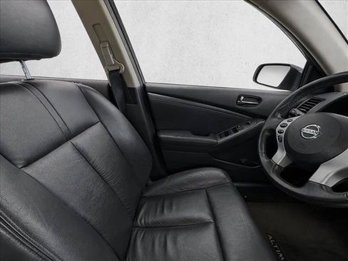 Used 2008 Nissan Altima 3.5 SL w/ Technology Pkg FWD image 10