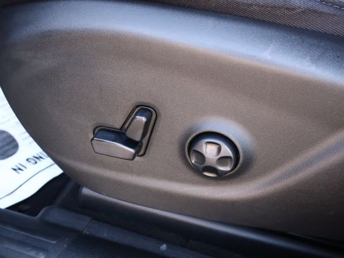 Used 2020 Jeep Cherokee Latitude Plus w/ Comfort/Convenience Group image 9