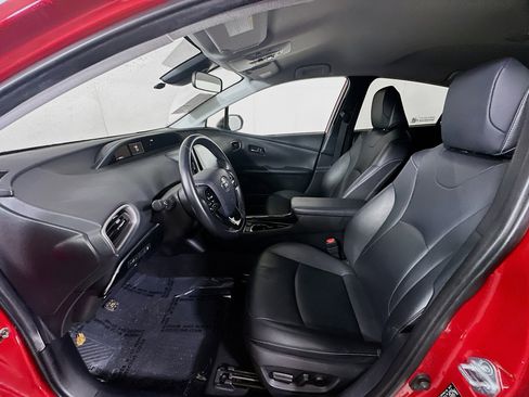 Used 2021 Toyota Prius Prime XLE image 12