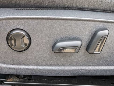 Used 2024 Volkswagen Jetta SE FWD image 20