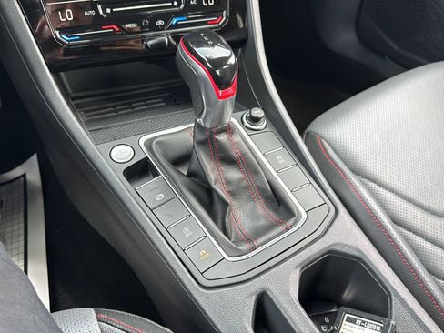Used 2025 Volkswagen Jetta GLI Autobahn FWD image 21