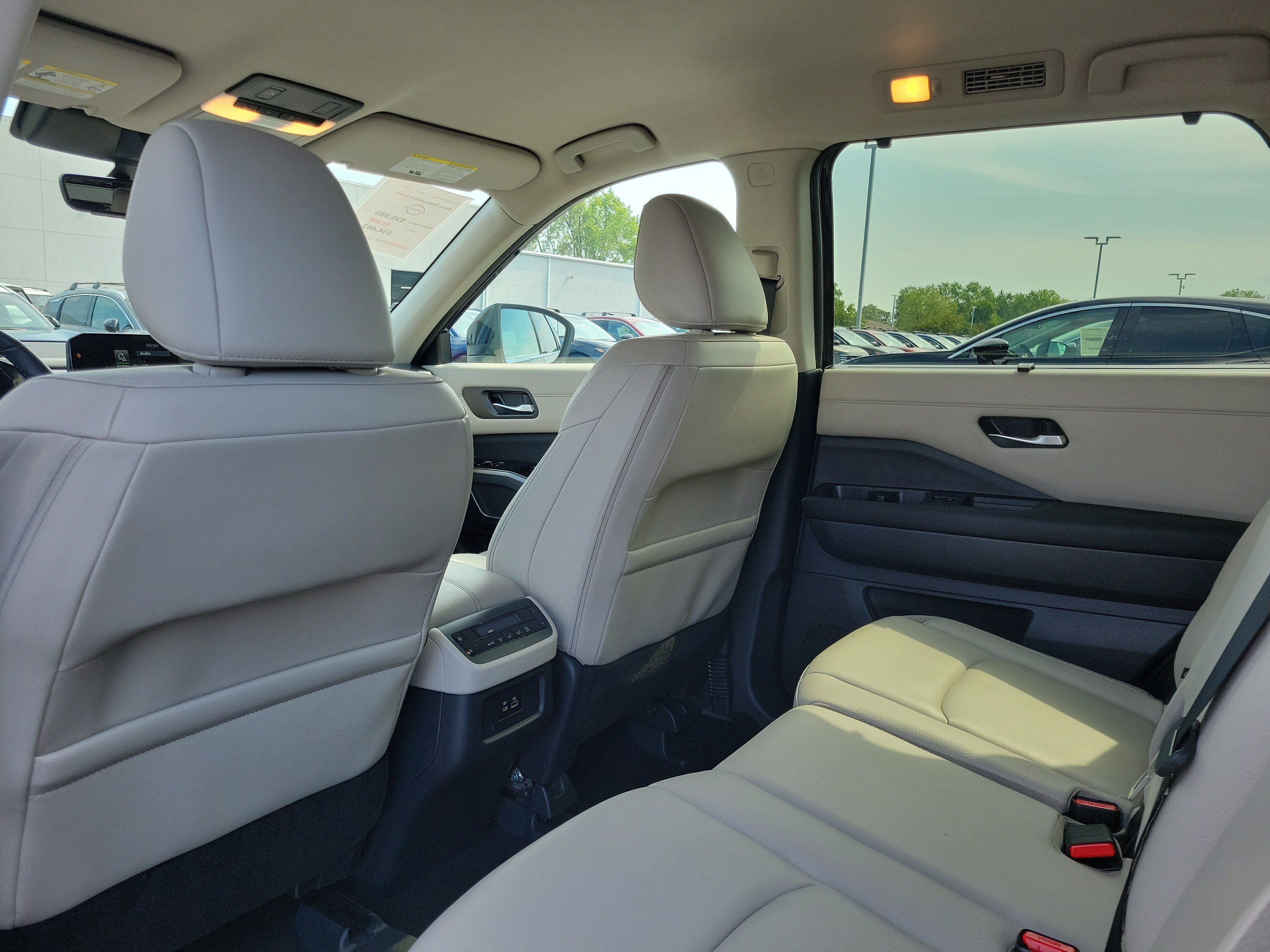 Certified 2024 Nissan Pathfinder SL AWD/4WD image 14