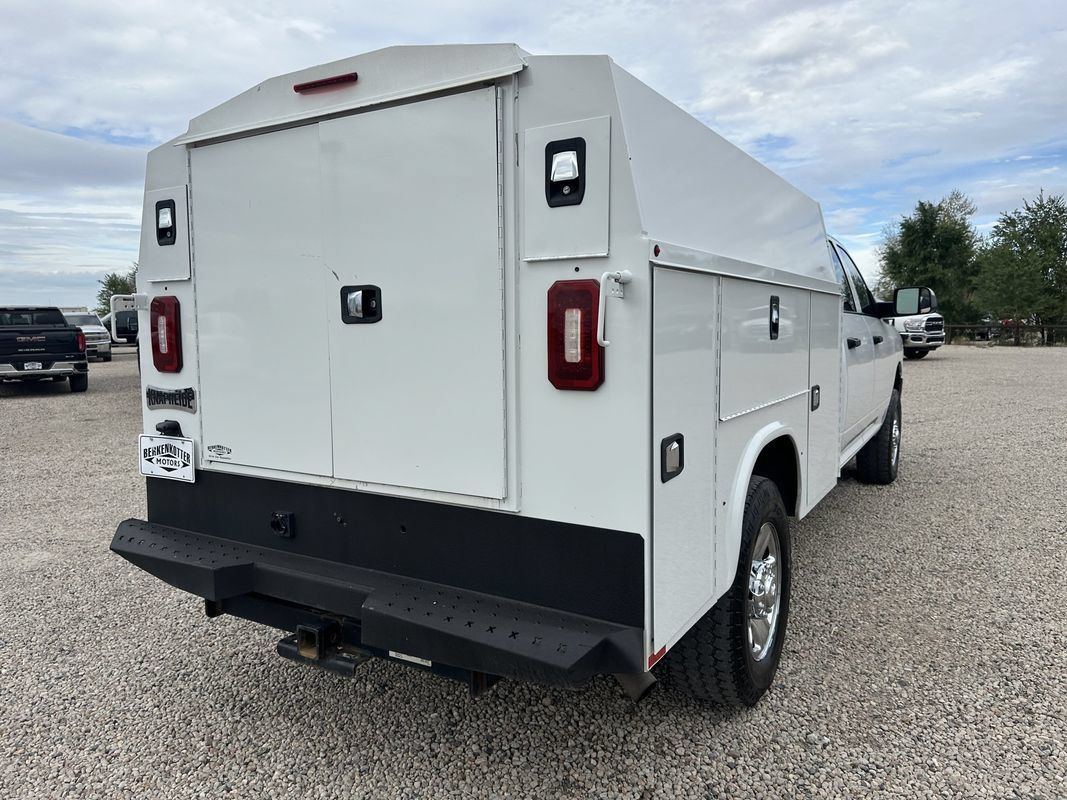 Used 2022 RAM 3500 Tradesman w/ Chrome Appearance Group AWD/4WD image 10