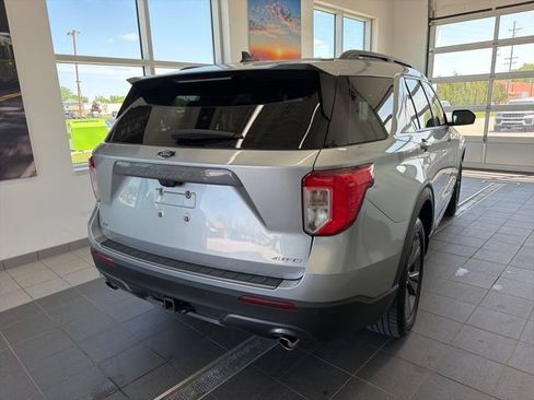 Certified 2023 Ford Explorer XLT w/ Equipment Group 202A AWD/4WD image 5