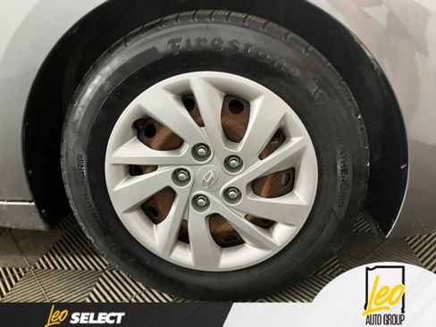 Used 2019 Hyundai Elantra SE FWD image 23