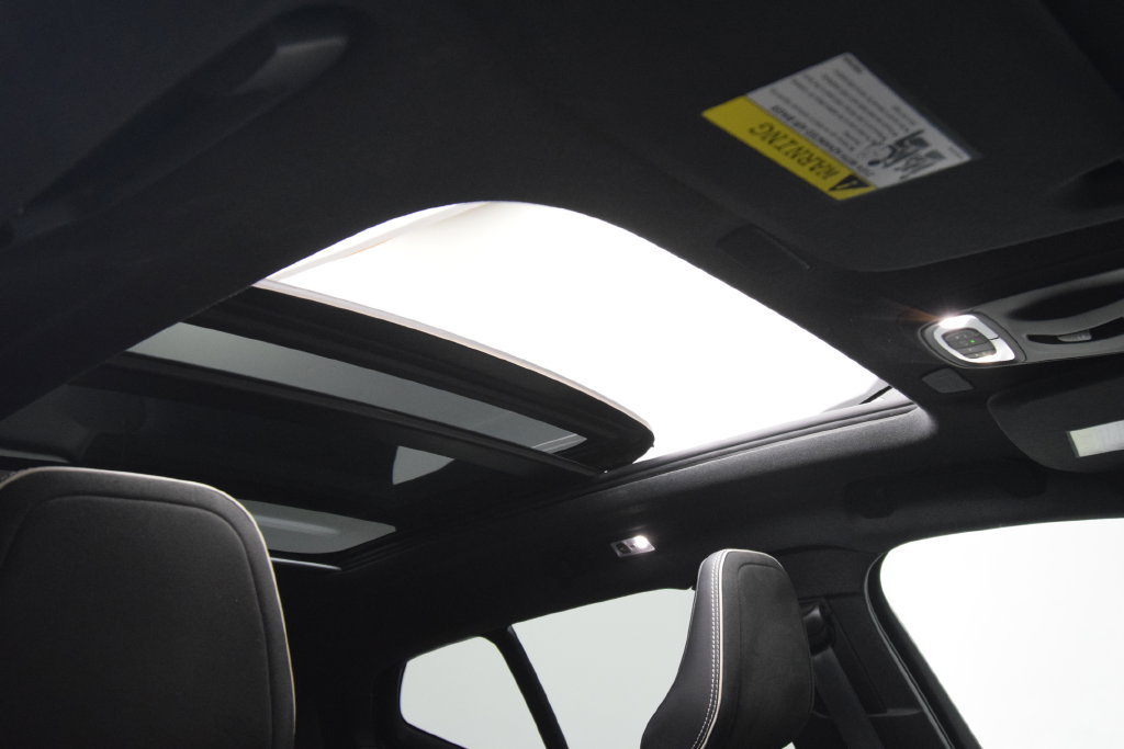 Used 2021 Volvo XC40 T5 R-Design w/ Climate Package AWD/4WD image 14