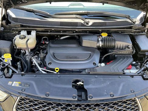 Used 2023 Chrysler Pacifica Limited image 40