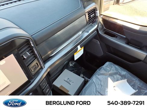 New 2026 Ford F550 4x4 Crew Cab image 19