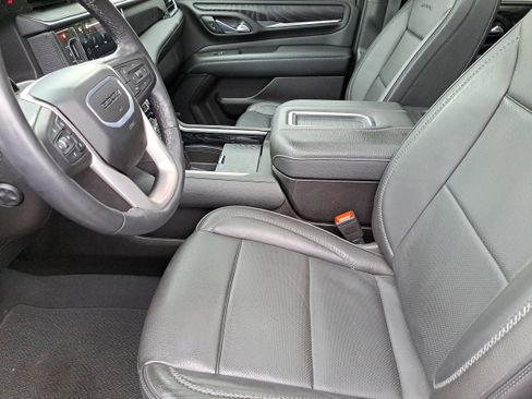 Used 2024 GMC Yukon Denali w/ Advanced Technology Package image 13