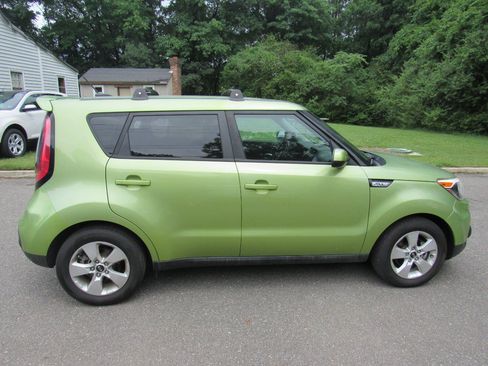 Used 2017 Kia Soul FWD image 4