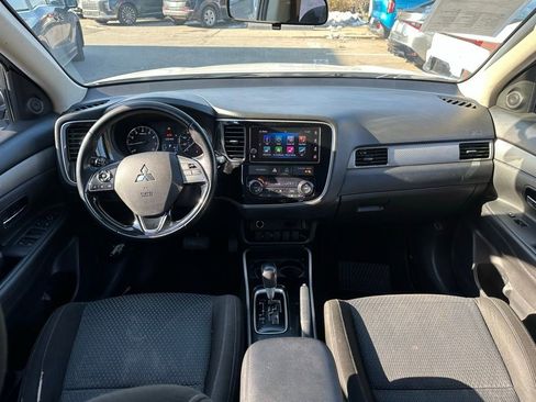 Used 2018 Mitsubishi Outlander SE image 14
