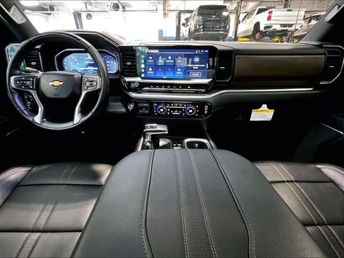 Used 2026 Chevrolet Silverado 1500 High Country AWD/4WD image 21