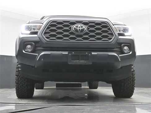 Used 2020 Toyota Tacoma TRD Sport w/ Blackout Package image 41