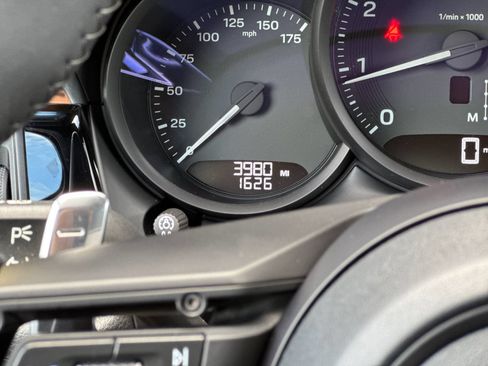 Certified 2026 Porsche Macan AWD/4WD image 31