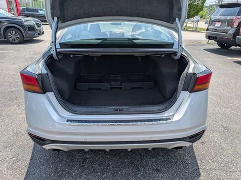 Used 2023 Nissan Altima 2.5 SV w/ SV Premium Package FWD image 13