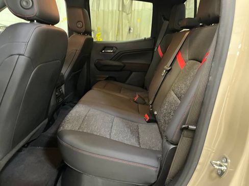 Used 2023 Chevrolet Colorado Z71 w/ Advanced Trailering Package AWD/4WD image 20