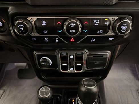Used 2020 Jeep Wrangler Unlimited Sport S AWD/4WD image 36