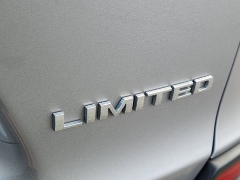 Used 2020 Jeep Cherokee Limited AWD/4WD image 6