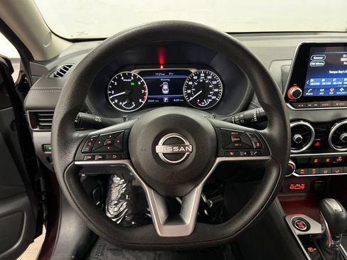 Used 2024 Nissan Sentra SV FWD image 17
