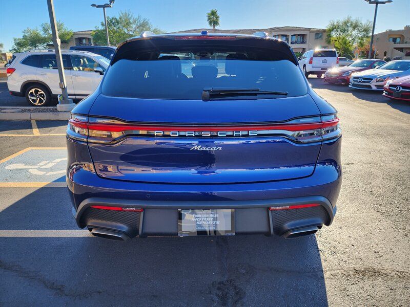 Used 2022 Porsche Macan AWD/4WD image 4