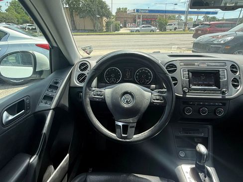 Used 2016 Volkswagen Tiguan S FWD image 12