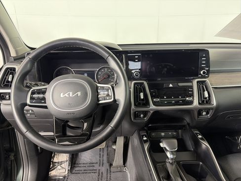 Certified 2022 Kia Sorento X-Line EX image 3