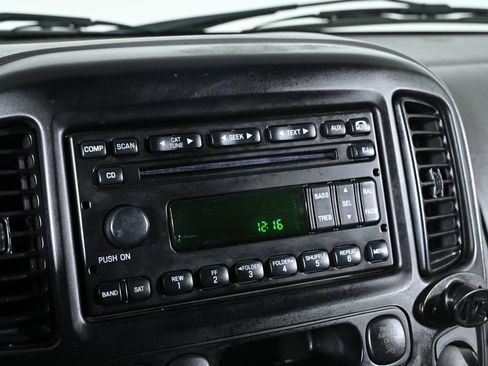 Used 2006 Ford Escape XLS image 12
