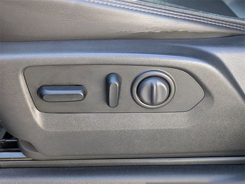 Used 2020 Chevrolet Silverado 1500 High Country image 16