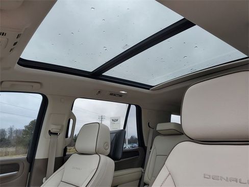 Used 2021 GMC Yukon Denali w/ Denali Ultimate Package image 6