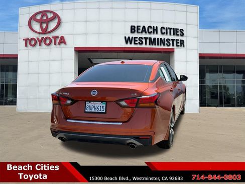 Used 2021 Nissan Altima 2.5 SR FWD image 11