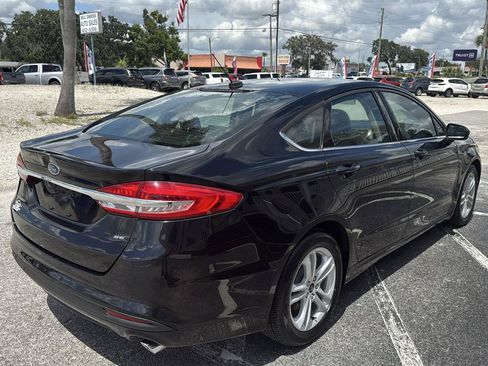 Used 2018 Ford Fusion SE FWD image 5