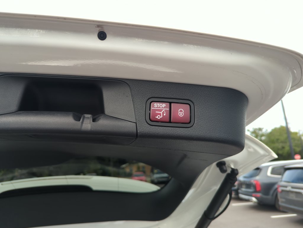 Used 2021 Mercedes-Benz GLB 250 image 32