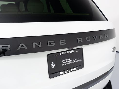 Used 2023 Land Rover Range Rover Long Wheelbase SE AWD/4WD image 15