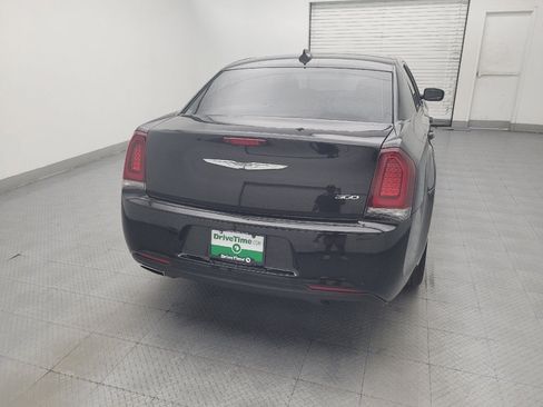 Used 2019 Chrysler 300 Touring w/ Sport Appearance Package RWD image 7
