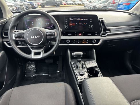 Used 2025 Kia Sportage LX image 12