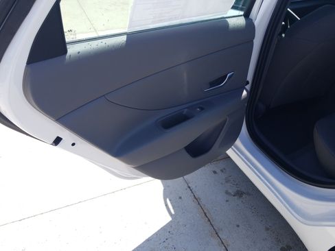 New 2026 Hyundai Elantra SE FWD image 11