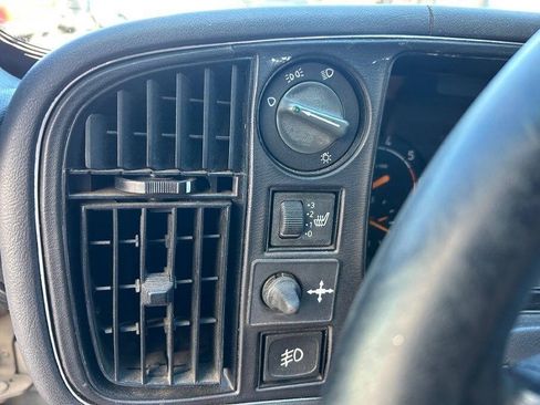 Used 1993 Saab 900 S FWD image 34