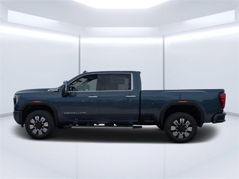 New 2026 GMC Sierra 3500 Denali w/ Denali Reserve Package image 6
