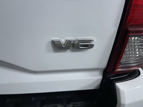 Used 2020 Toyota Tacoma SR5 image 22