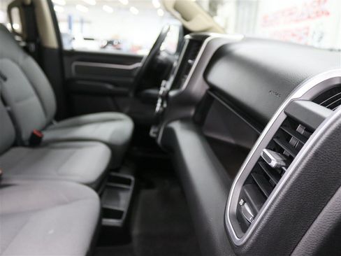 Used 2020 RAM 1500 Big Horn AWD/4WD image 29