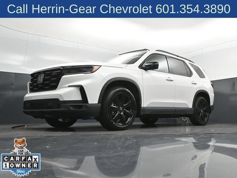 Used 2025 Honda Pilot Black Edition image 39