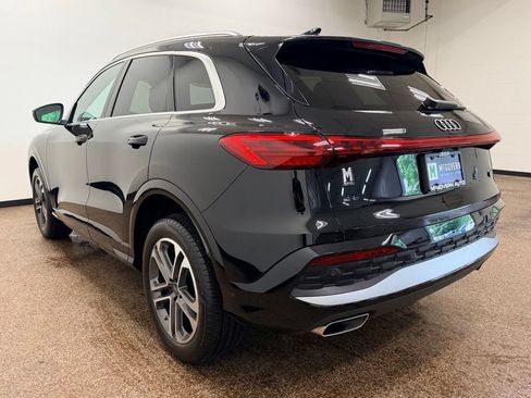 Used 2025 Audi Q5 Premium AWD/4WD image 3